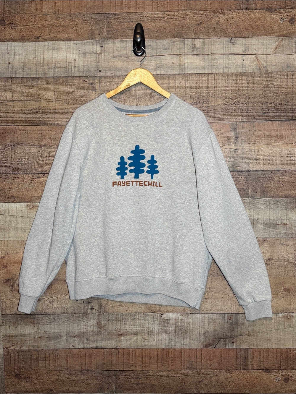 Fayettechill Oatmeal Crewneck Sweatshirt Tree Logo Print size XL Unisex
